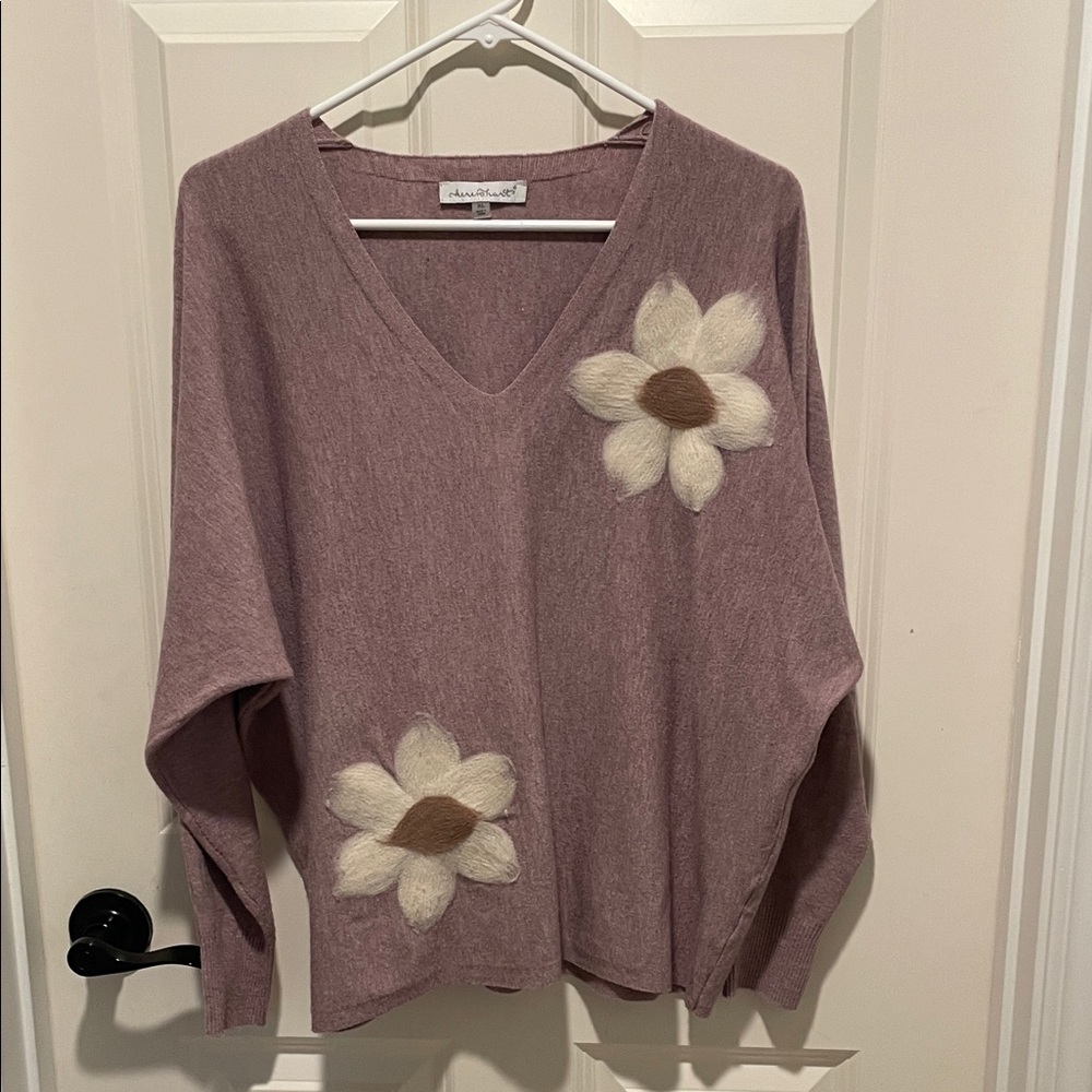Keren Hart Lavender Floral V-Neck Lightweight Sweater – Women’s Relaxed Fit